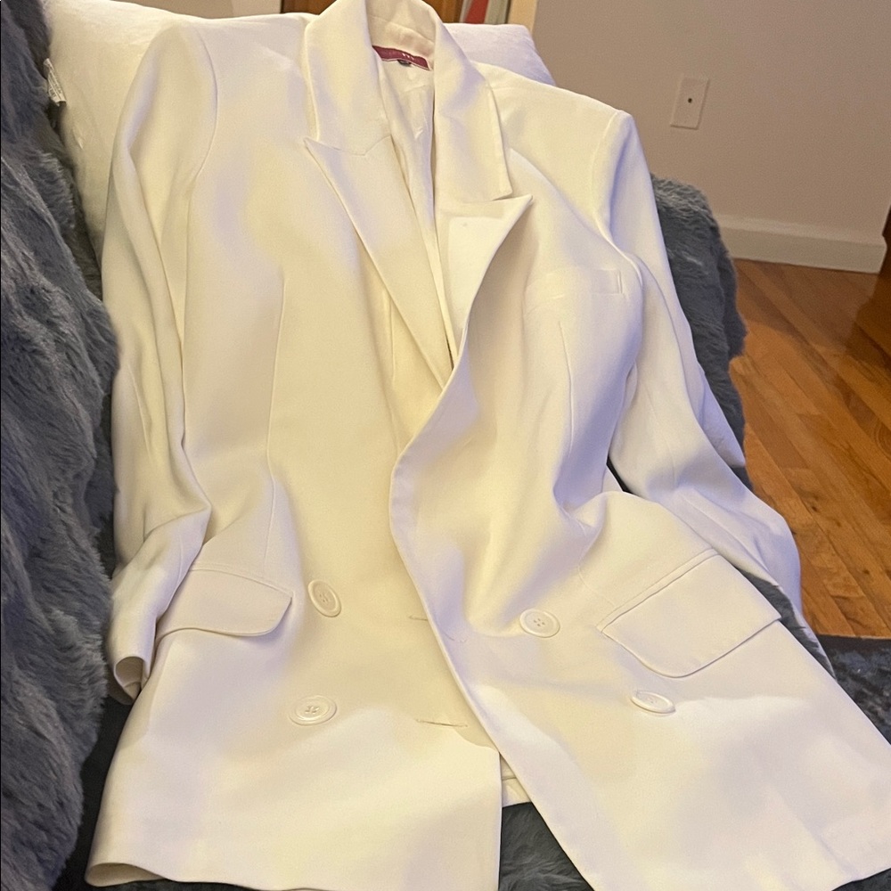 Elegant White Women's Blazer